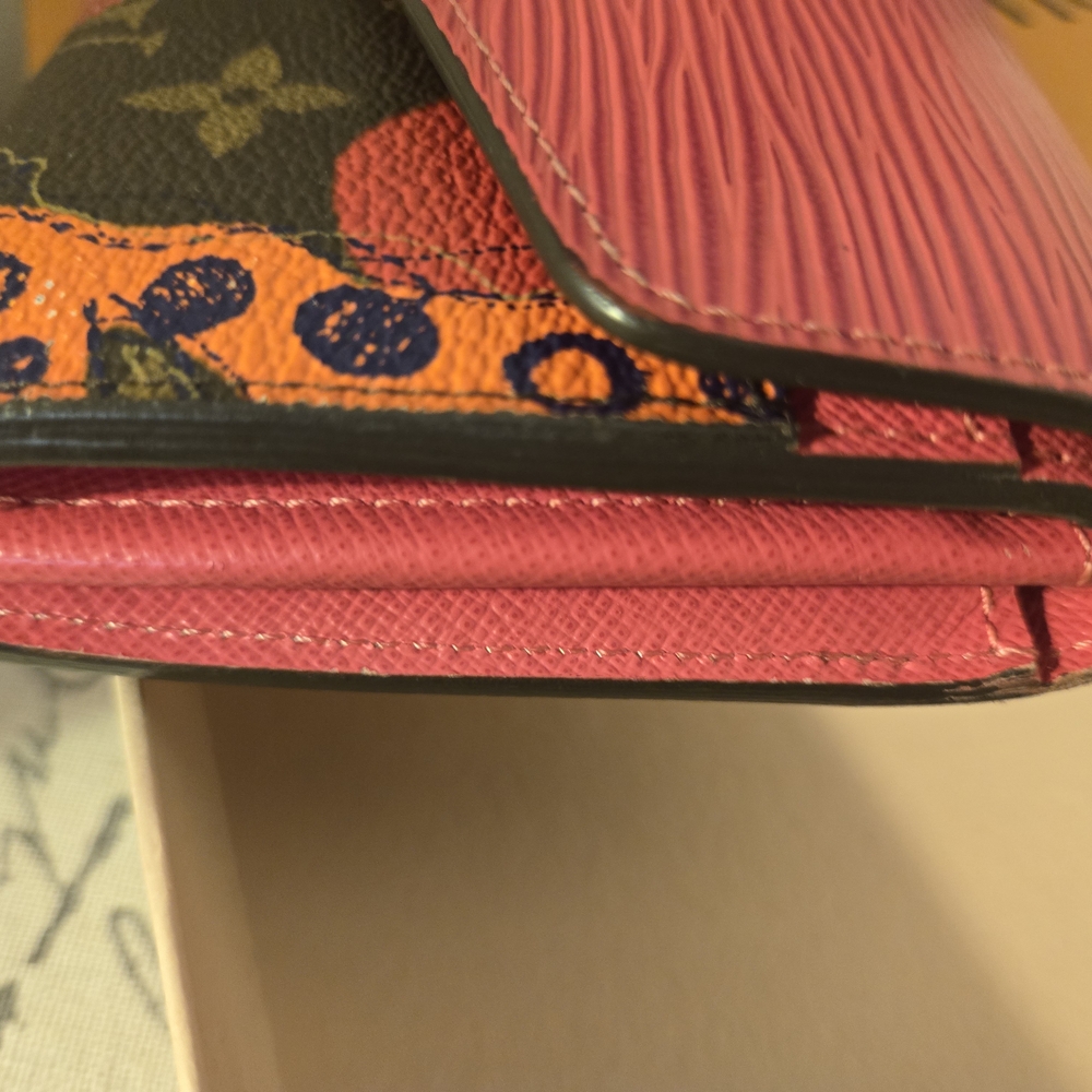 Louis Vuitton EPI leather Pink And Brown Luxury Wallet - Picture 3 of 4